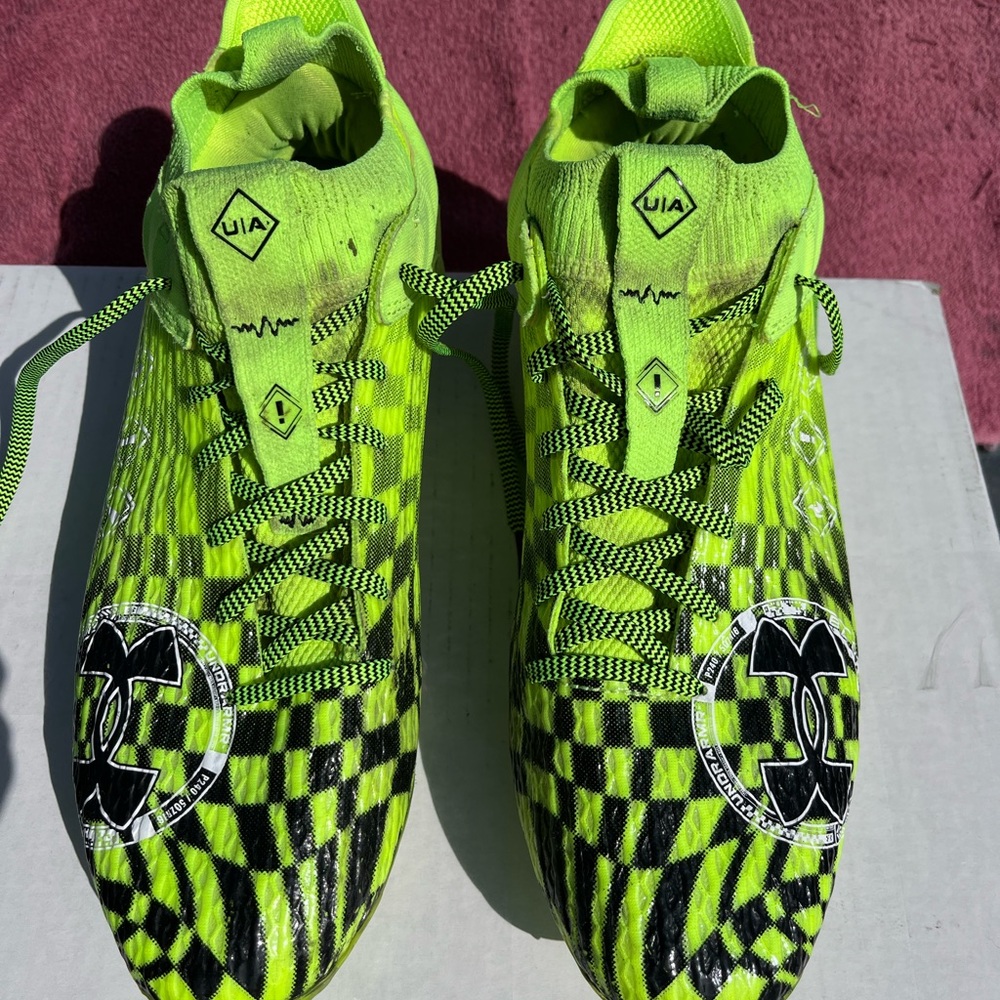 Under Armour Blur Smoke 2.0
"Lime/Black" Men's Football Cleat
